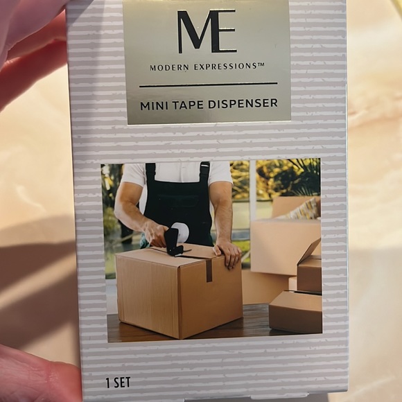NIB Mini Tape Dispenser - Picture 2 of 5